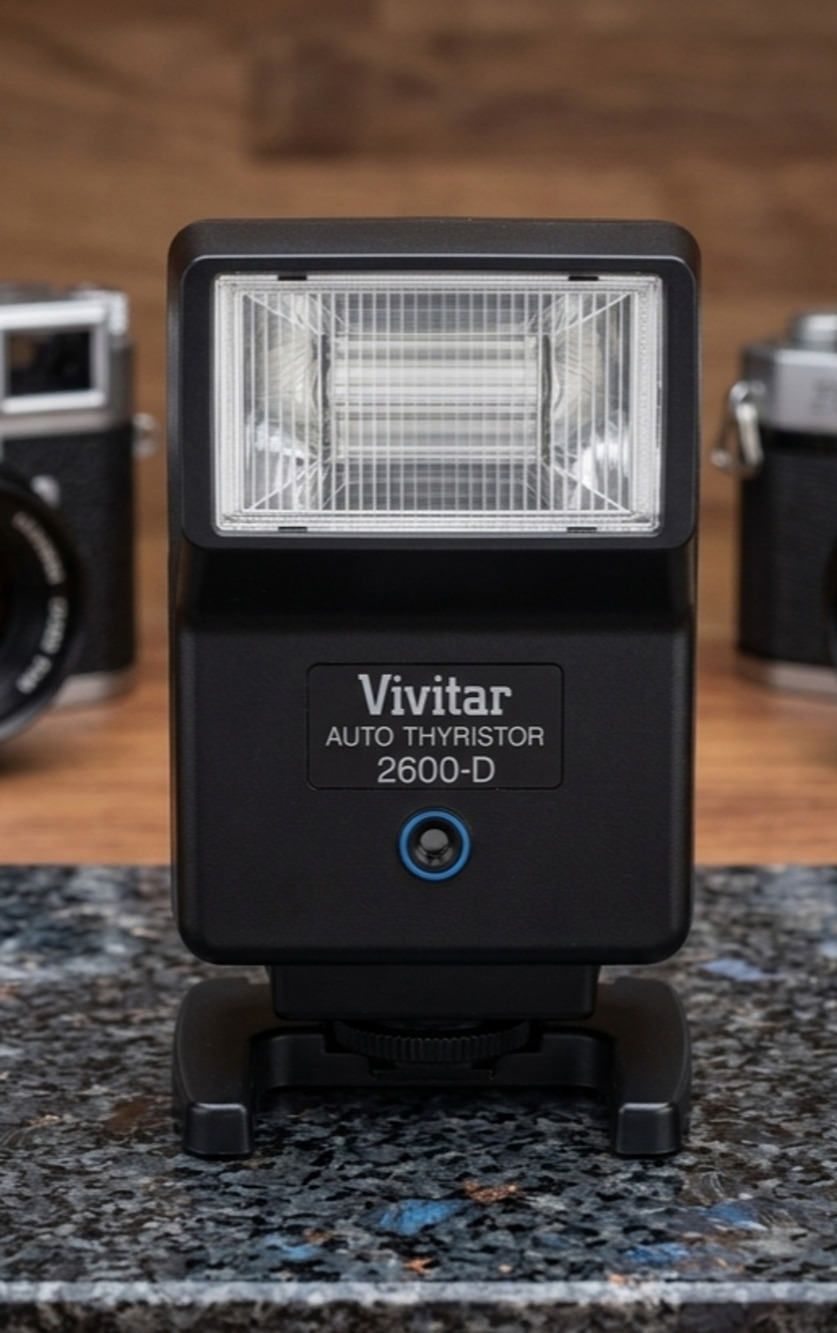 Vivitar 2600-D Auto Thyristor Hot Shoe Mount Camera Flash Vintage Black